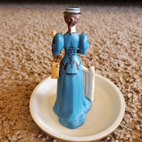 AVON 2009 Mrs Albee (Mini) - Picture 4 of 10